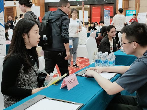 科教湖南：2023年省屬?lài)?guó)企綏寧籍大學(xué)生專(zhuān)場(chǎng)招聘會(huì)在長(zhǎng)沙舉行
